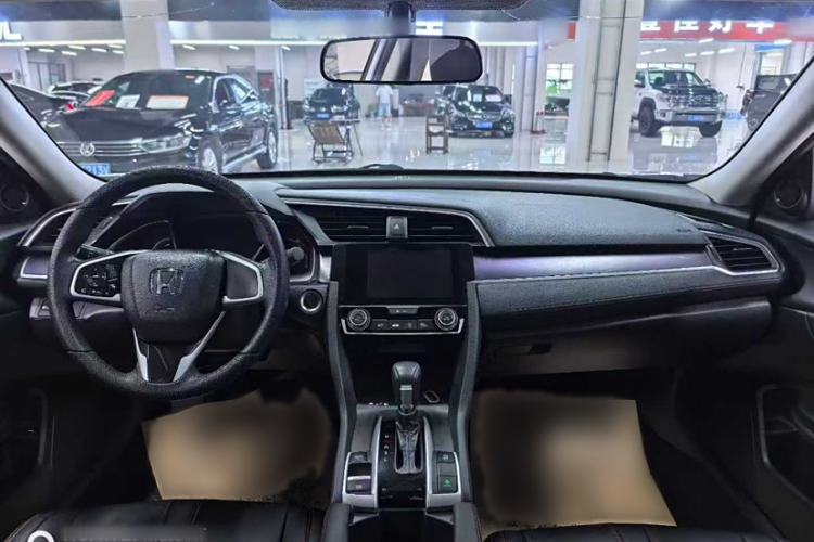 Used Honda Civic 2016 220TURBO CVT Luxury Edition Interior 1