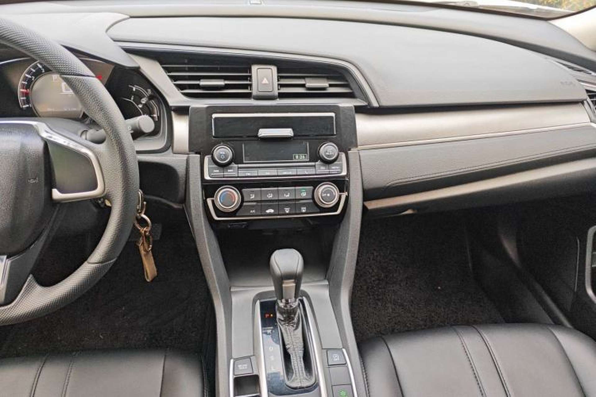 Used Honda Civic 2016 180TURBO CVT Comfort Version Interior 11