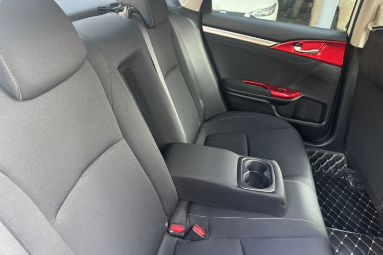 Used Honda Civic 2016 220TURBO CVT Luxury Edition Interior 11