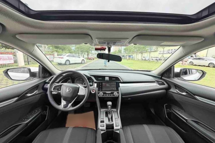 Used Honda Civic 2016 220TURBO CVT Luxury Edition Interior 2