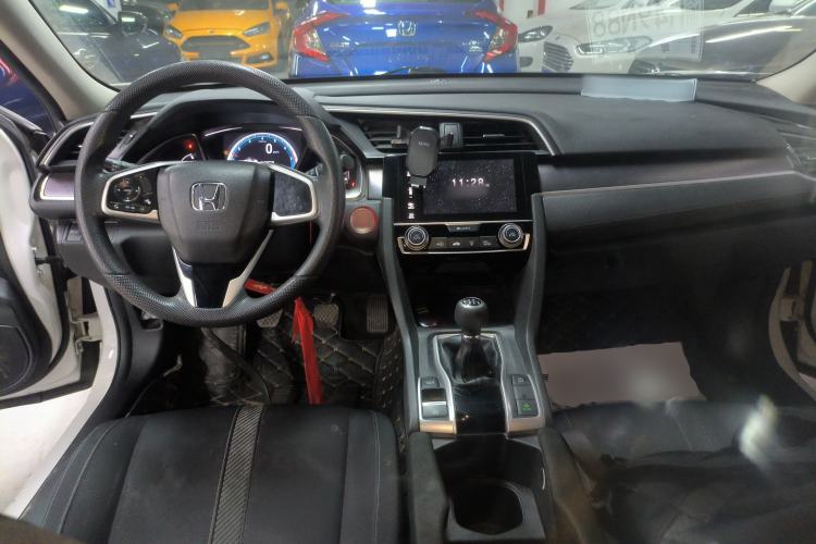 Used Honda Civic 2016 220TURBO Manual Luxury Edition Interior 2