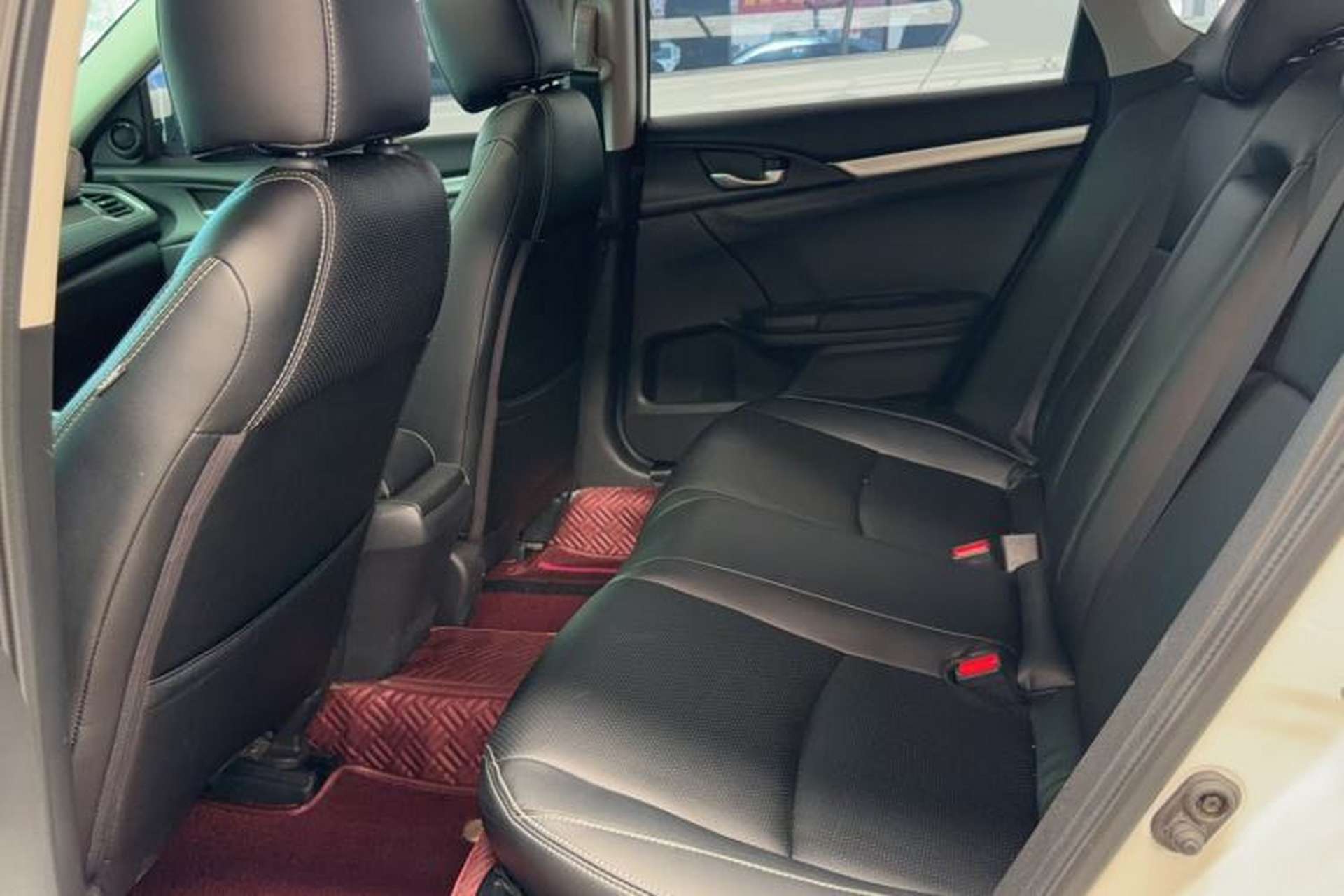 Used Honda Civic 2016 220TURBO CVT Luxury Edition Interior 2