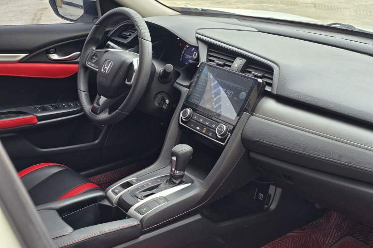 Used Honda Civic 2016 180TURBO CVT Comfort Version Interior 2