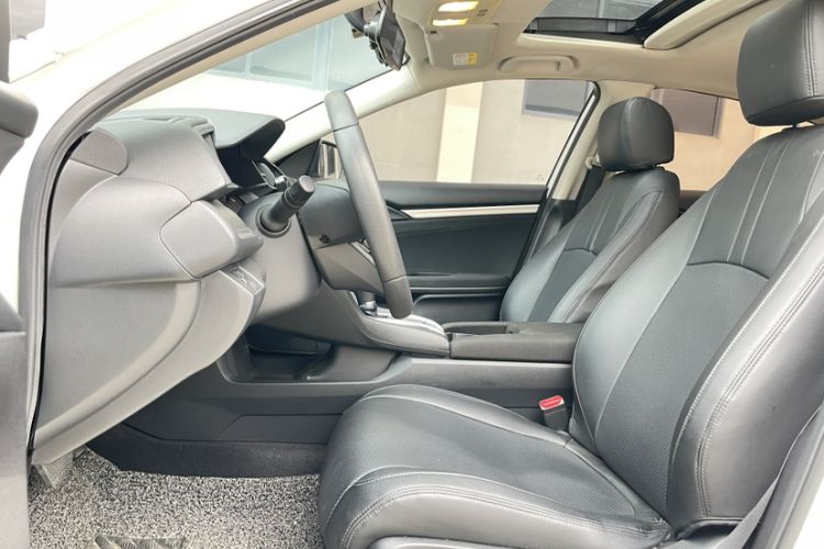 Used Honda Civic 2016 180TURBO CVT Comfort Version Interior 2