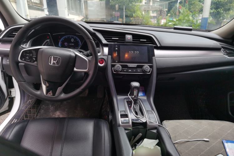 Used Honda Civic 2016 220TURBO CVT Luxury Edition Interior 2