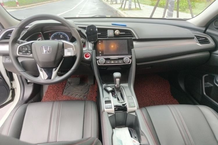 Used Honda Civic 2016 220TURBO CVT Luxury Edition Interior 2