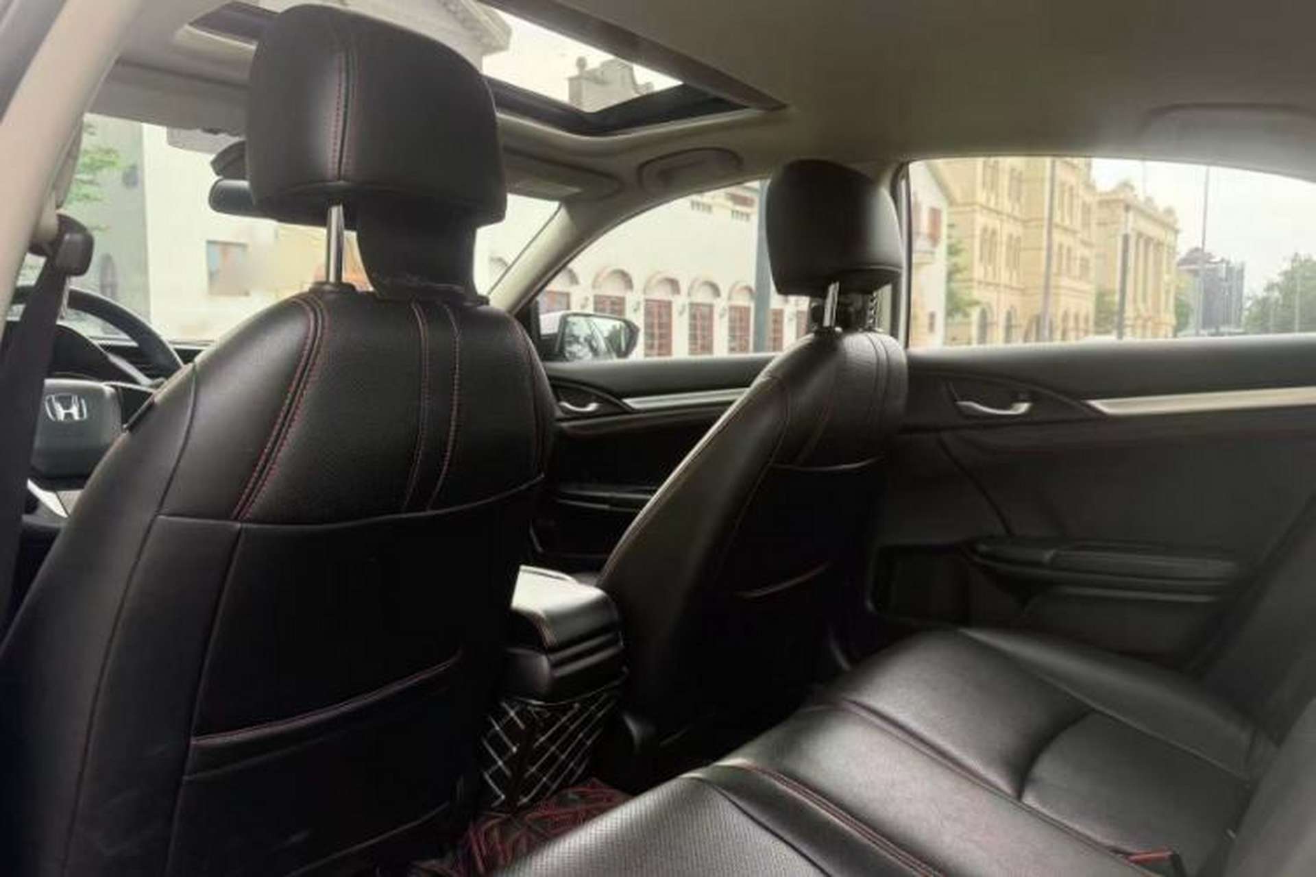 Used Honda Civic 2016 220TURBO CVT Luxury Edition Interior 2