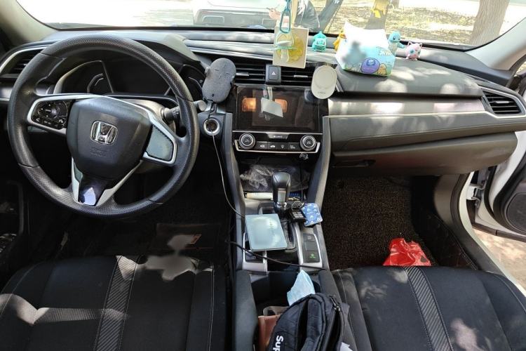 Used Honda Civic 2016 220TURBO CVT Luxury Edition Interior 2