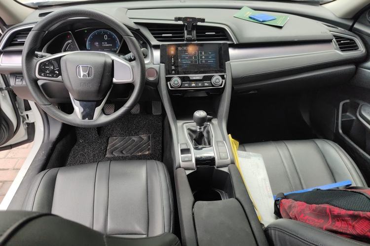 Used Honda Civic 2016 220TURBO Manual Luxury Edition Interior 2