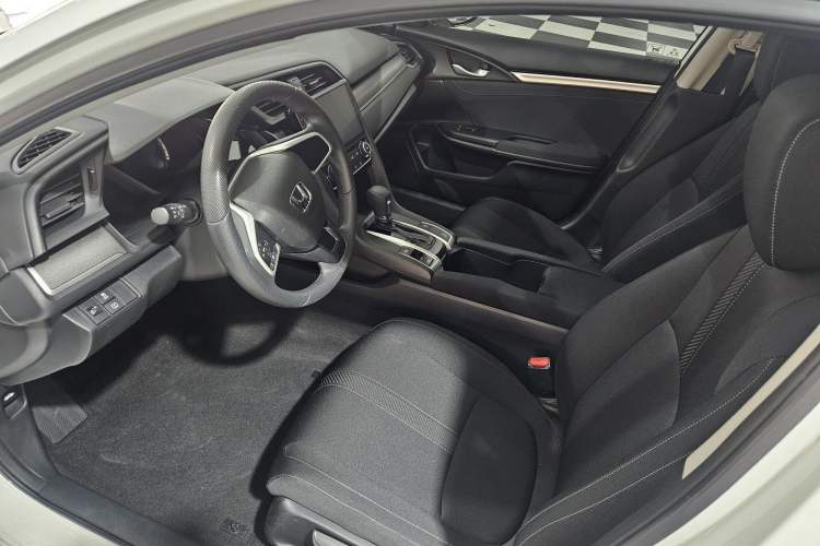 Used Honda Civic 2016 180TURBO CVT Comfort Version Interior 3