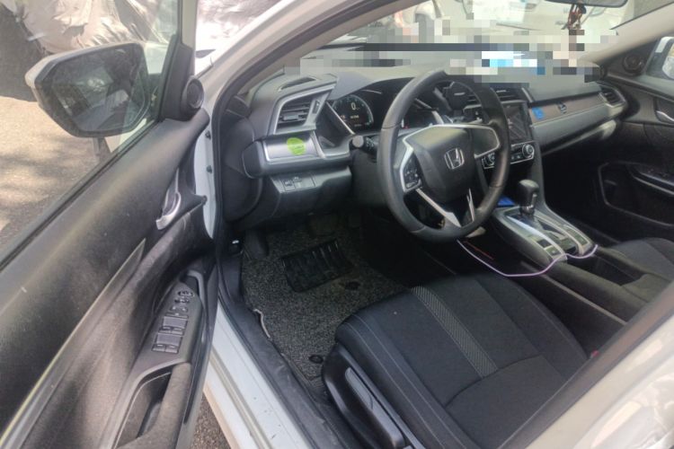 Used Honda Civic 2016 220TURBO CVT Luxury Edition Interior 3