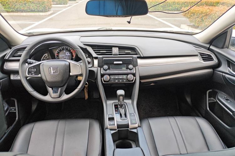 Used Honda Civic 2016 180TURBO CVT Comfort Version Interior 5
