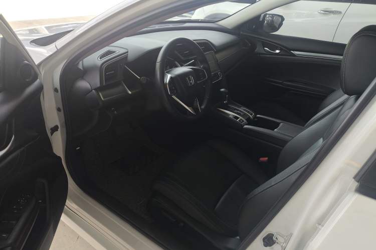 Used Honda Civic 2016 220TURBO CVT Prestige Edition Interior 5