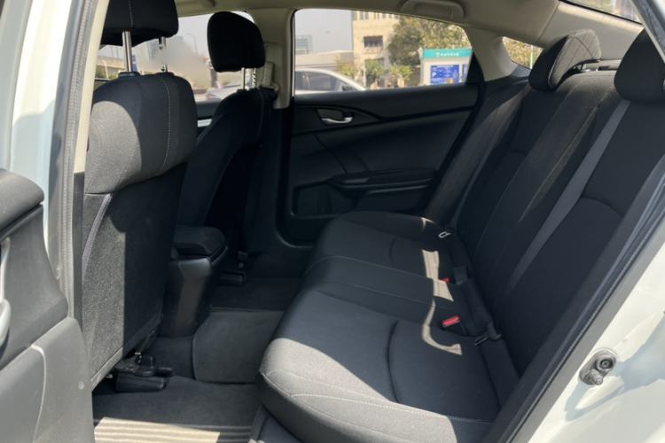 Used Honda Civic 2016 180TURBO CVT Comfort Version Interior 5