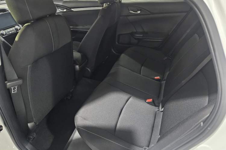 Used Honda Civic 2016 180TURBO CVT Comfort Version Interior 5