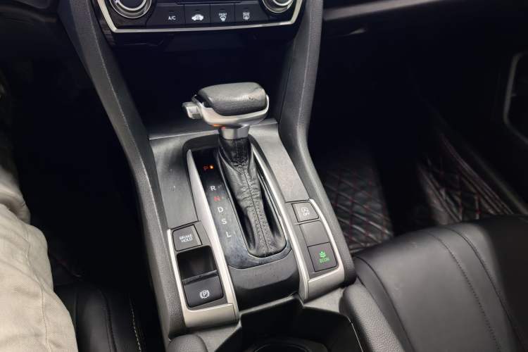 Used Honda Civic 2016 180TURBO CVT Comfort Version Interior 7