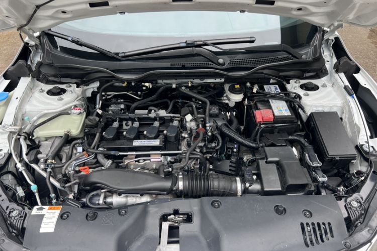 Used Honda Civic 2016 220TURBO CVT Luxury Edition Interior 7