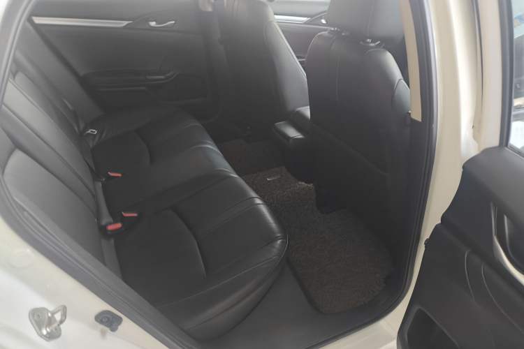 Used Honda Civic 2016 220TURBO CVT Prestige Edition Interior 8