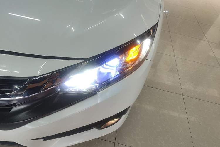 Used Honda Civic 2016 220TURBO CVT Luxury Edition Left Front Headlight