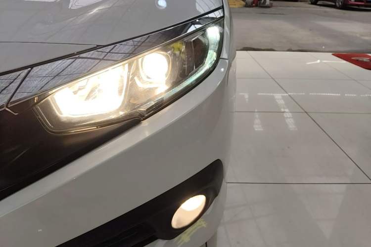 Used Honda Civic 2016 220TURBO CVT Luxury Edition Left Front Headlight