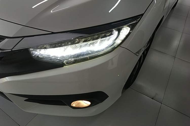 Used Honda Civic 2016 220TURBO CVT Luxury Edition Left Front Headlight