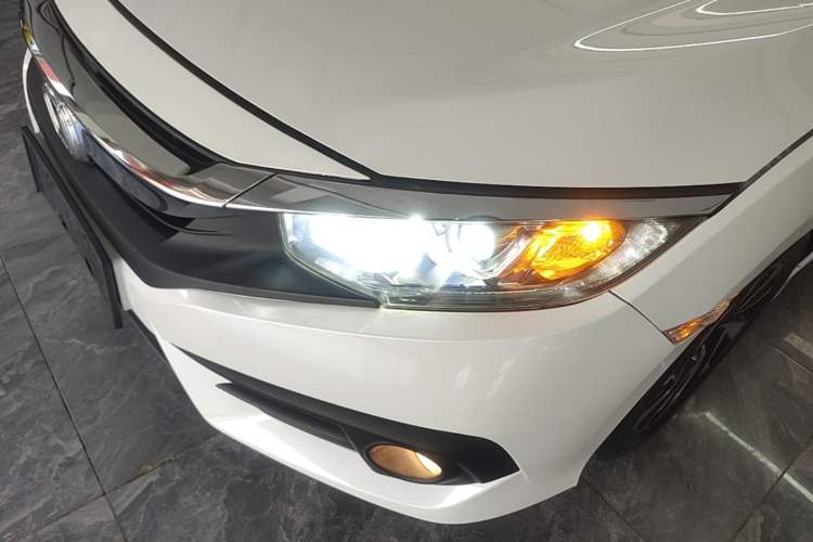 Used Honda Civic 2016 220TURBO CVT Luxury Edition Left Front Headlight