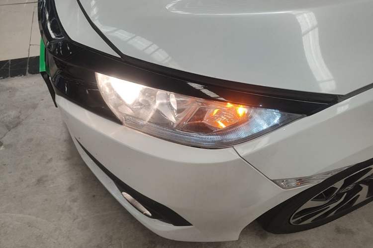 Used Honda Civic 2016 220TURBO CVT Luxury Edition Left Front Headlight