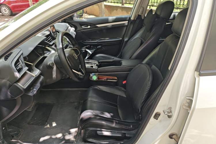 Used Honda Civic 2016 220TURBO CVT Luxury Edition Left Front Seat