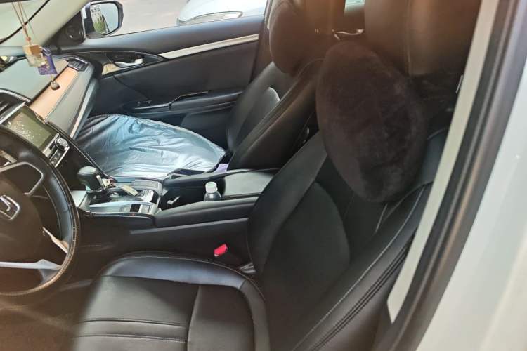 Used Honda Civic 2016 220TURBO CVT Luxury Edition Left Front Seat