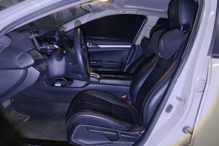 Used Honda Civic 2016 180TURBO CVT Comfort Version Left Front Seat