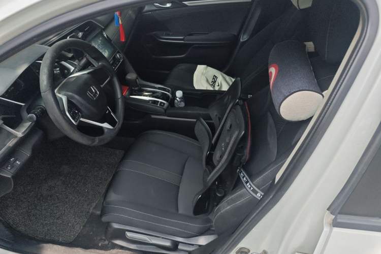 Used Honda Civic 2016 220TURBO CVT Luxury Edition Left Front Seat