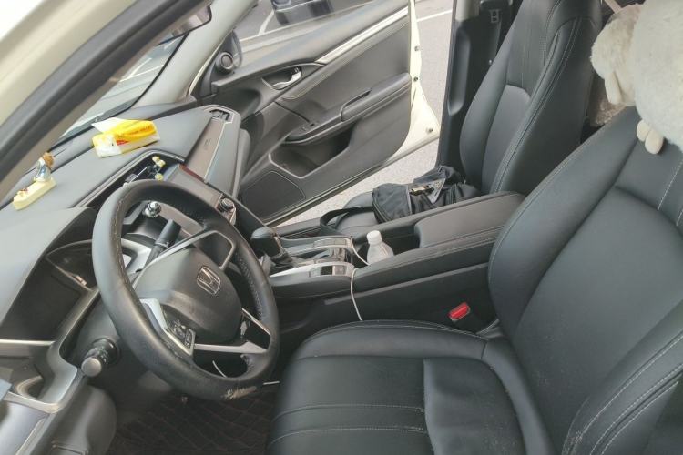 Used Honda Civic 2016 220TURBO CVT Luxury Edition Left Front Seat