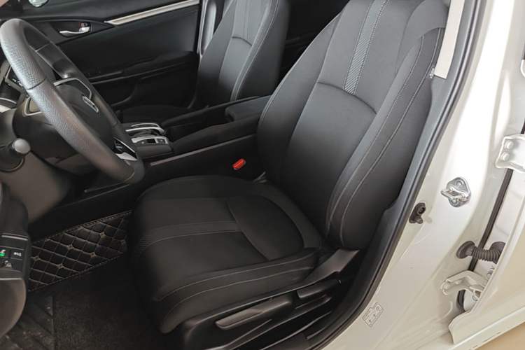 Used Honda Civic 2016 220TURBO CVT Luxury Edition Left Front Seat
