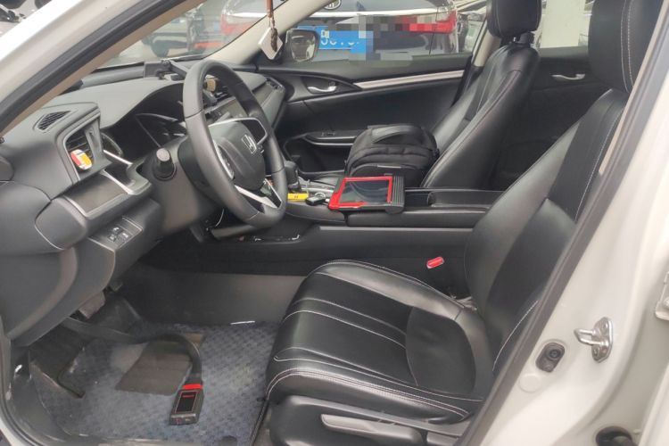 Used Honda Civic 2016 220TURBO CVT Luxury Edition Left Front Seat