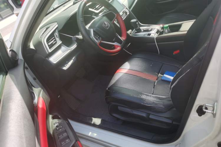 Used Honda Civic 2016 220TURBO CVT Luxury Edition Left Front Seat