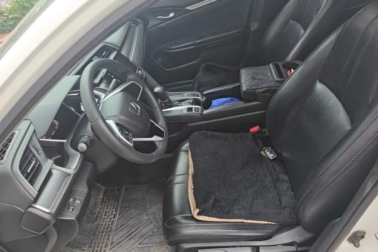 Used Honda Civic 2016 220TURBO CVT Luxury Edition Left Front Seat