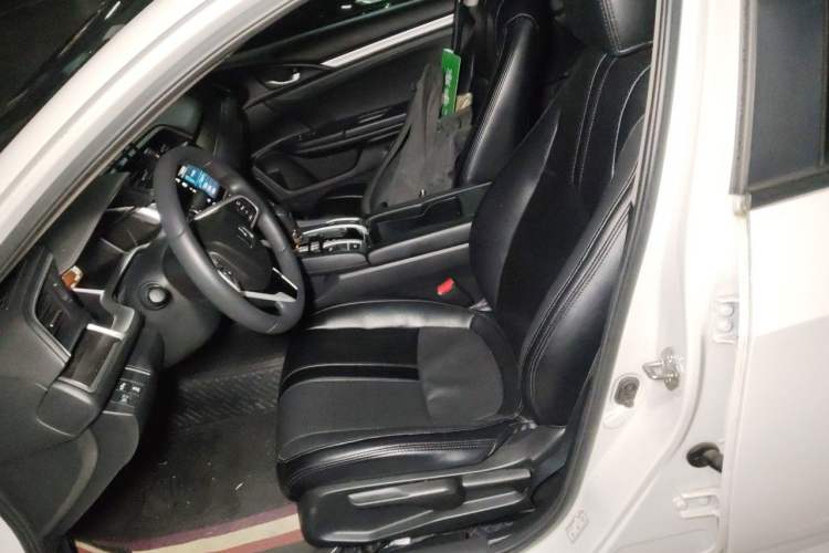 Used Honda Civic 2016 220TURBO CVT Luxury Edition Left Front Seat