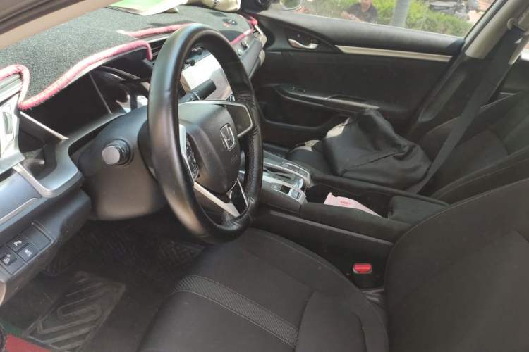 Used Honda Civic 2016 220TURBO CVT Luxury Edition Left Front Seat