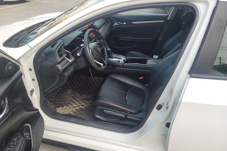 Used Honda Civic 2016 220TURBO CVT Luxury Edition Left Front Seat