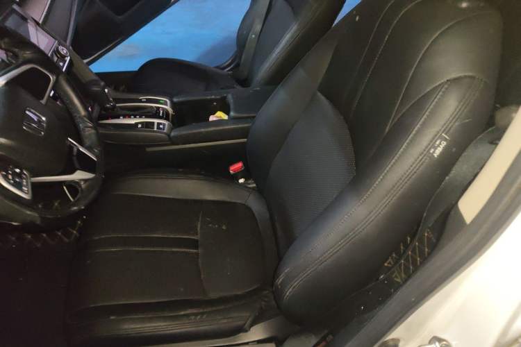 Used Honda Civic 2016 220TURBO CVT Luxury Edition Left Front Seat