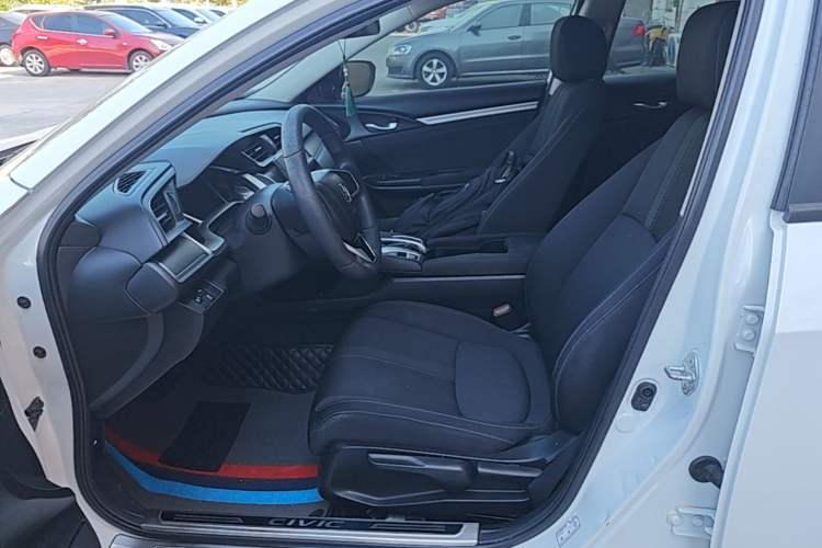 Used Honda Civic 2016 220TURBO CVT Luxury Edition Left Front Seat
