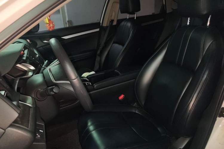 Used Honda Civic 2016 220TURBO CVT Luxury Edition Left Front Seat