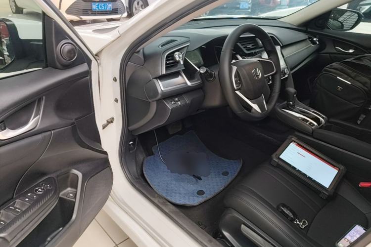 Used Honda Civic 2016 220TURBO CVT Luxury Edition Left Front Seat