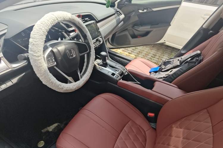 Used Honda Civic 2016 220TURBO CVT Luxury Edition Left Front Seat