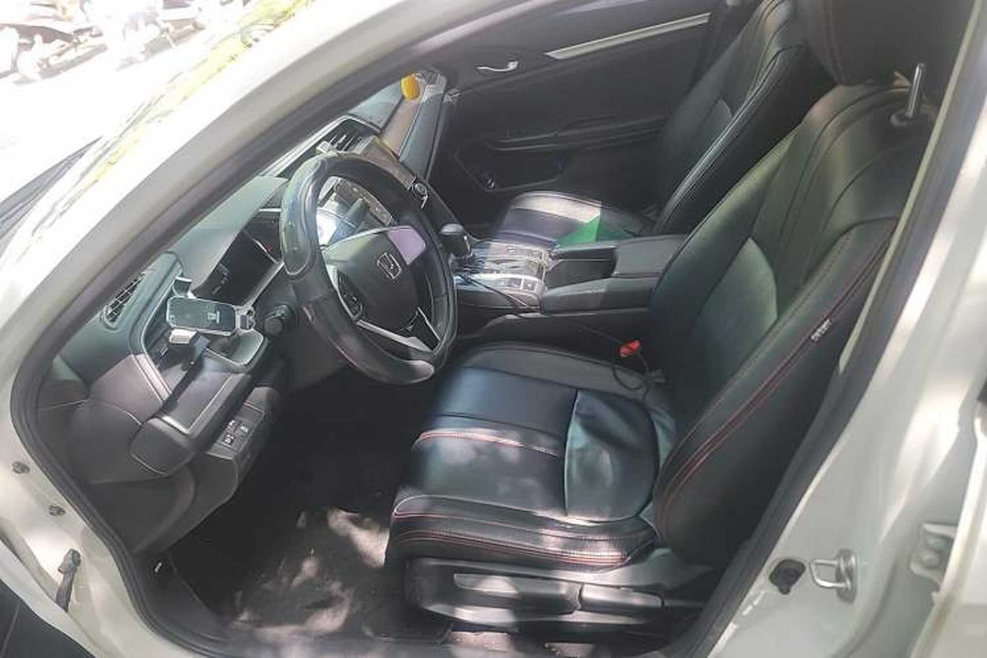 Used Honda Civic 2016 220TURBO CVT Luxury Edition Left Front Seat