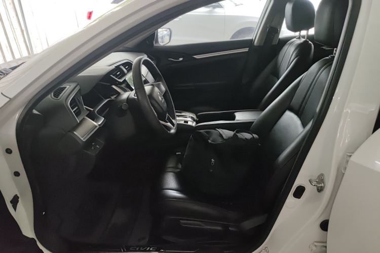 Used Honda Civic 2016 220TURBO CVT Luxury Edition Left Front Seat