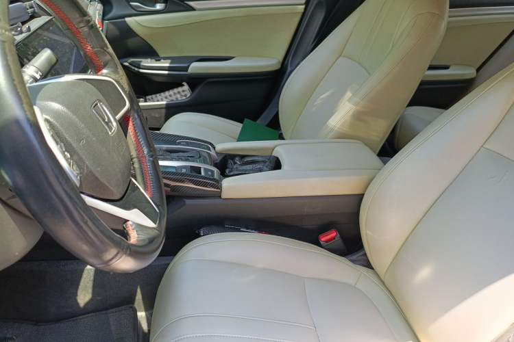 Used Honda Civic 2016 220TURBO CVT Luxury Edition Left Front Seat