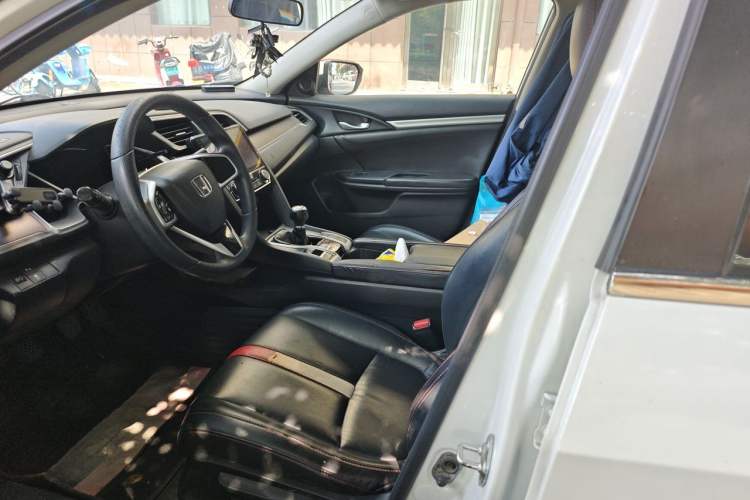 Used Honda Civic 2016 220TURBO Manual Luxury Edition Left Front Seat