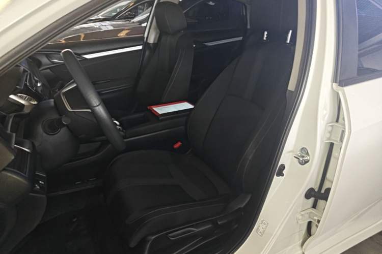 Used Honda Civic 2016 220TURBO CVT Luxury Edition Left Front Seat