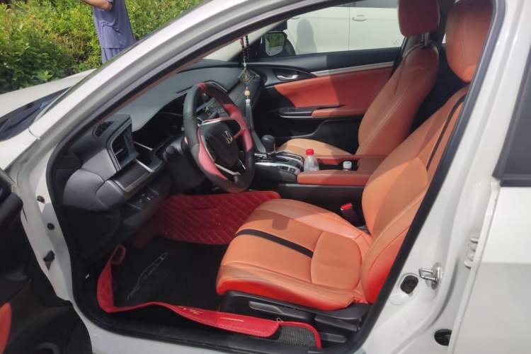 Used Honda Civic 2016 220TURBO CVT Luxury Edition Left Front Seat